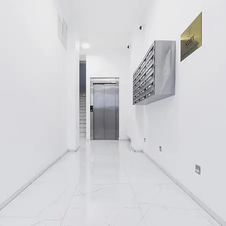 Comfortable And Elegant Studio With Balcony For 4 People In Cracow By Renters