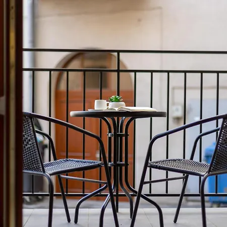 Apartment Comfortable And Elegant Studio With Balcony For 4 People In Cracow By Renters