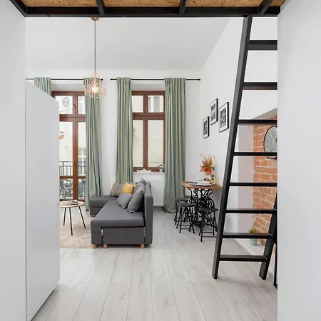 Comfortable And Elegant Studio With Balcony For 4 People In Cracow By Renters Apartment