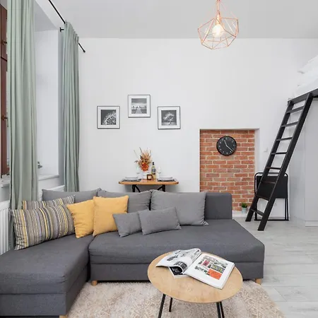 Comfortable And Elegant Studio With Balcony For 4 People In Cracow By Renters Краков