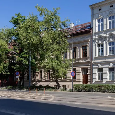 Apartment Comfortable And Elegant Studio With Balcony For 4 People In Cracow By Renters